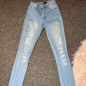 High waisted ripped fashion Nova jean like new